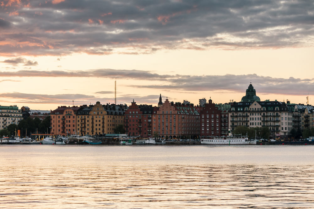 Gamla stan i stockholm på kvällen